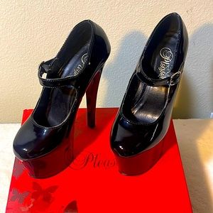 Vinyl Pleaser Mary Jane’s